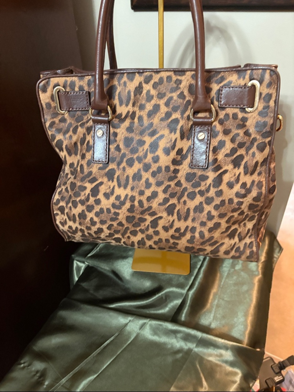 Michael Kors Large Hamilton Traveler Leopard Print Tote in Brown and Gold - Picture 8 of 13